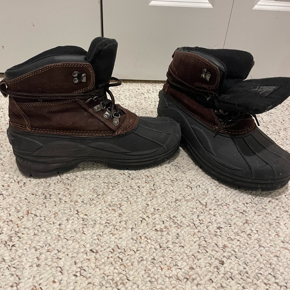 Men’s Totes winter “duck boots”